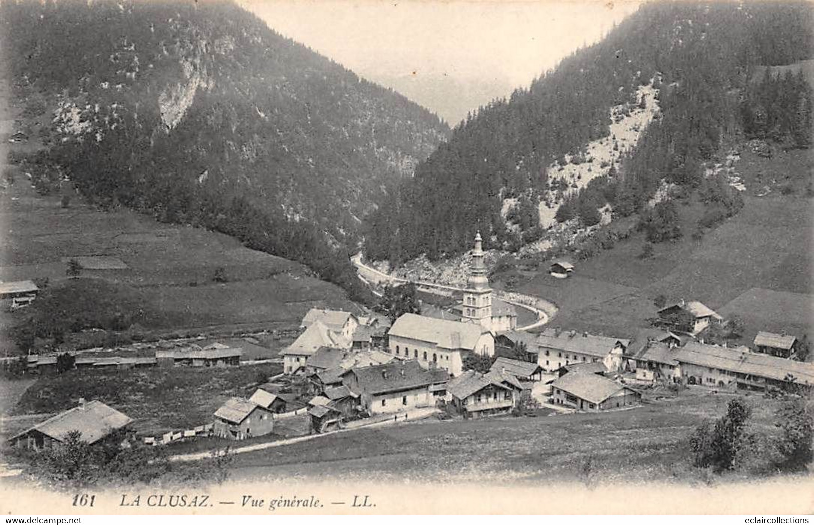 La Clusaz           74           Vue Générale       L. L 161         (voir Scan) - La Clusaz