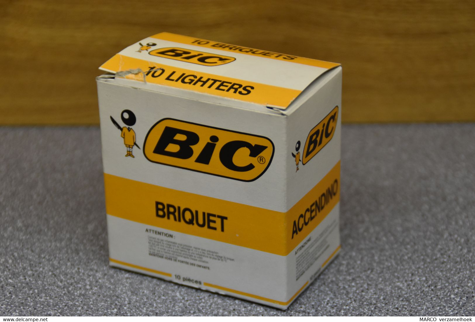 Aansteker - Lighter - Briquet - Accendino: Verpakking Voor 10 Aanstekers - Autres & Non Classés