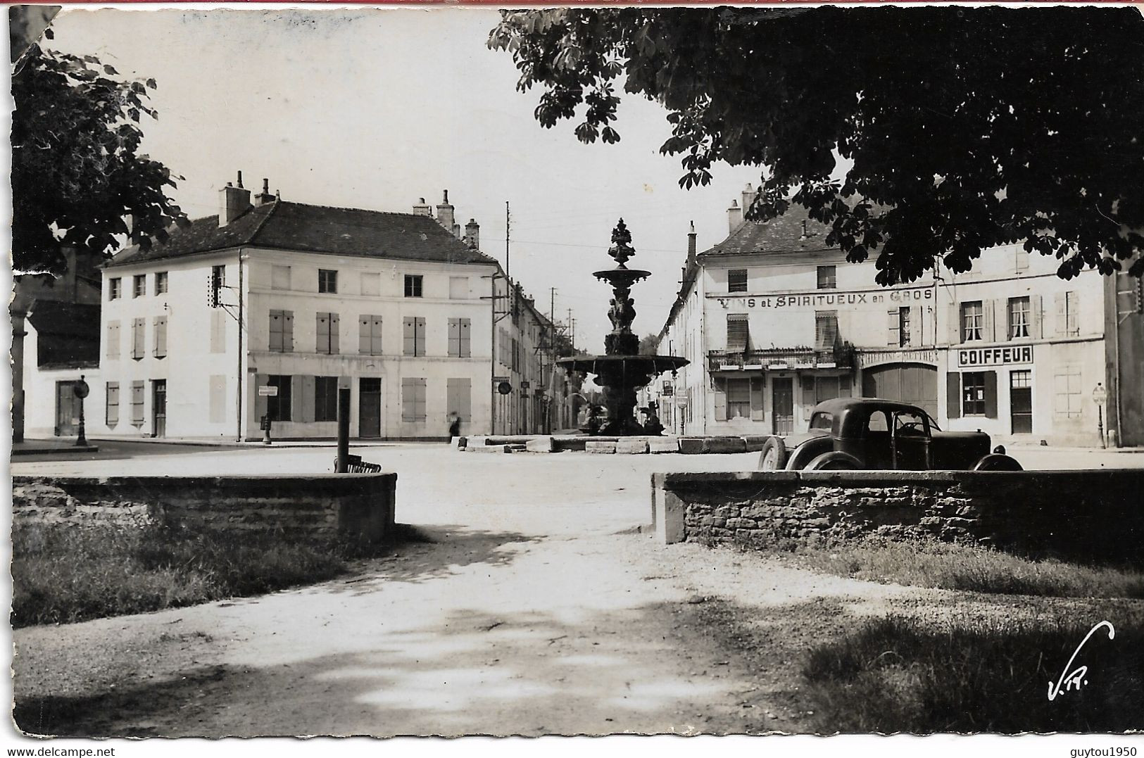 très bon lot de 60 cartes postales de villages de france