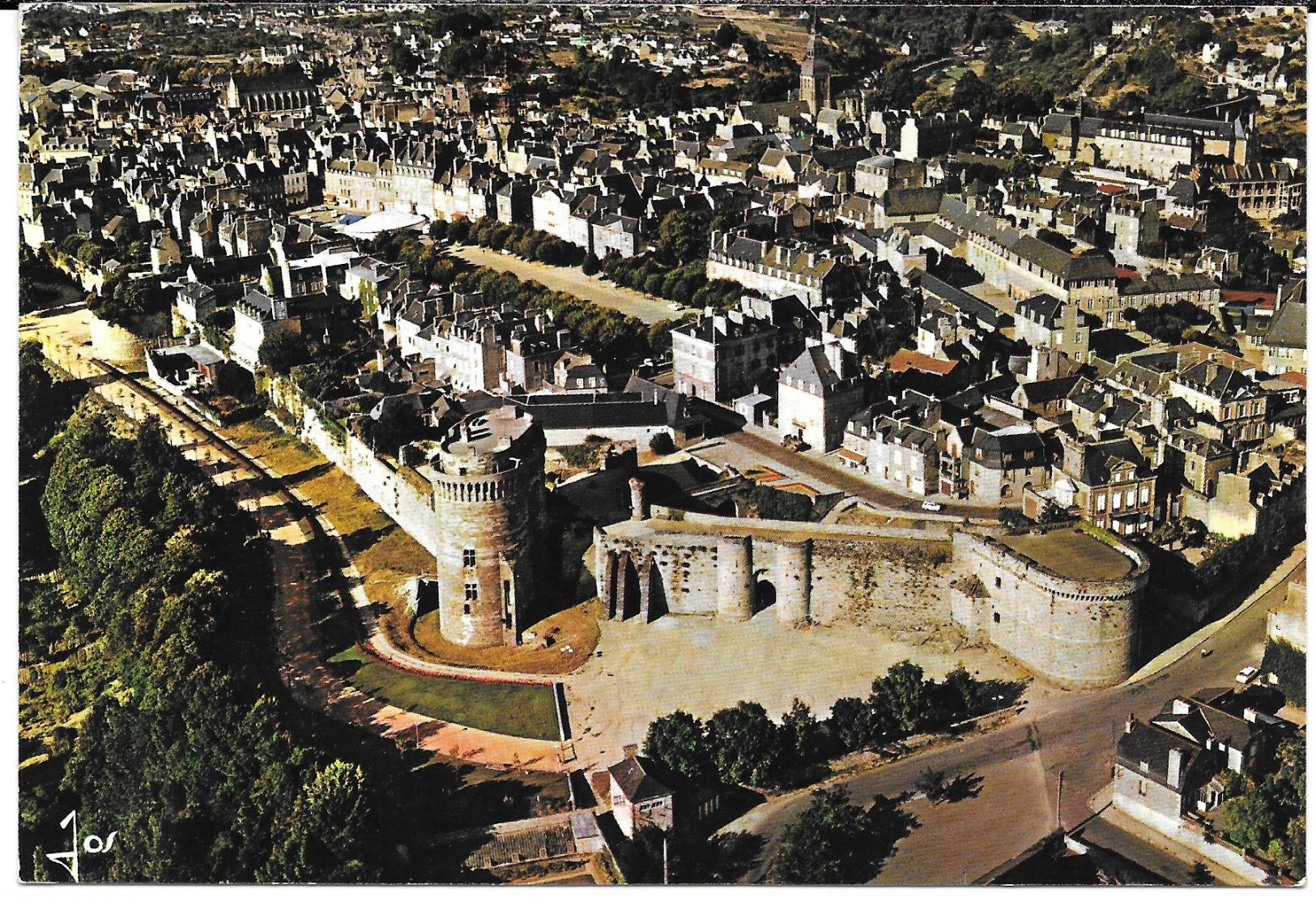 Cpsm Dinan - Vue Générale Aérienne . - Dinan