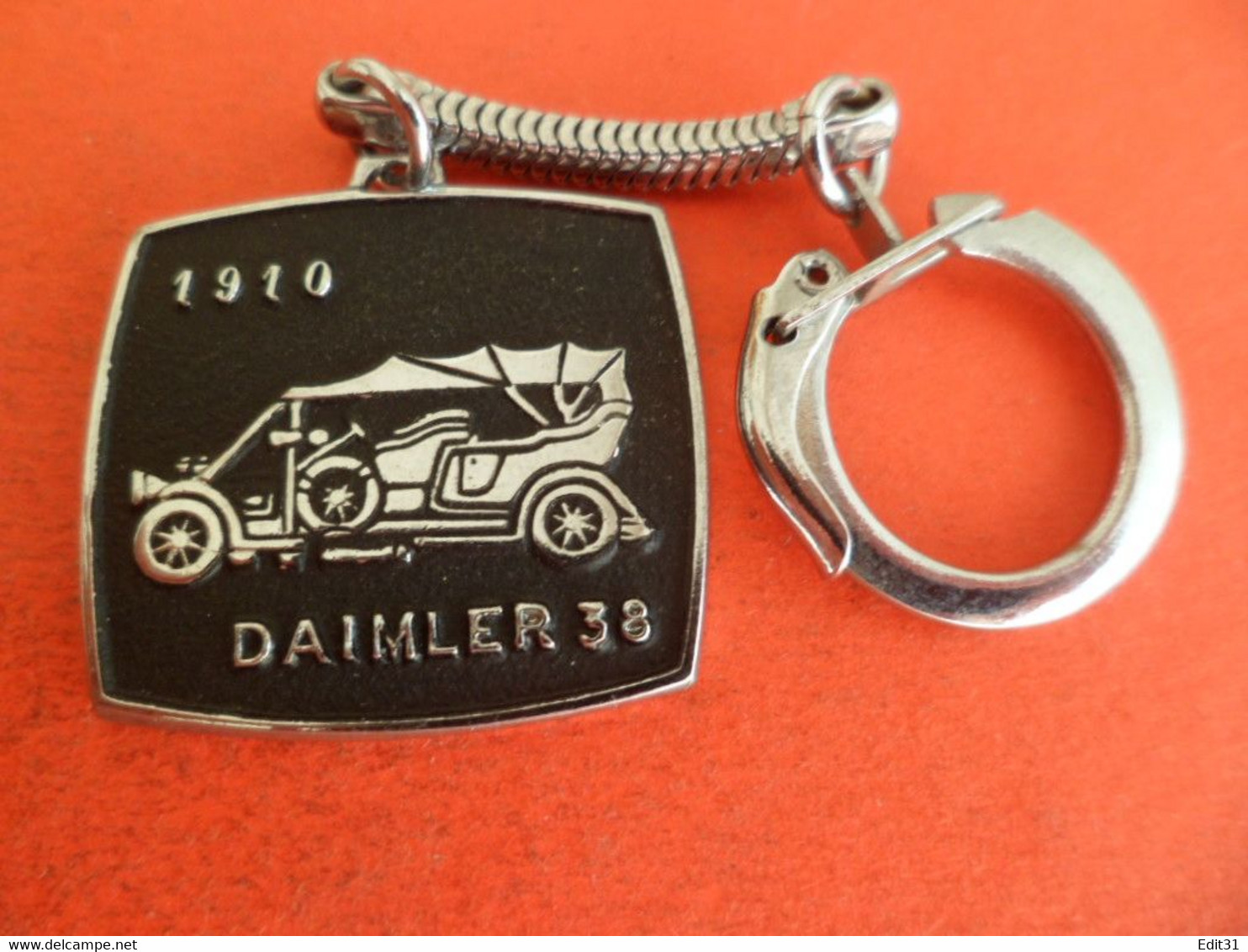 PC - Alsacien BANANIA - Le Gouter Dynamique -  Auto Voiture Automobile 1919 DAIMLER 38 - Signé L. BICHET - Key-rings