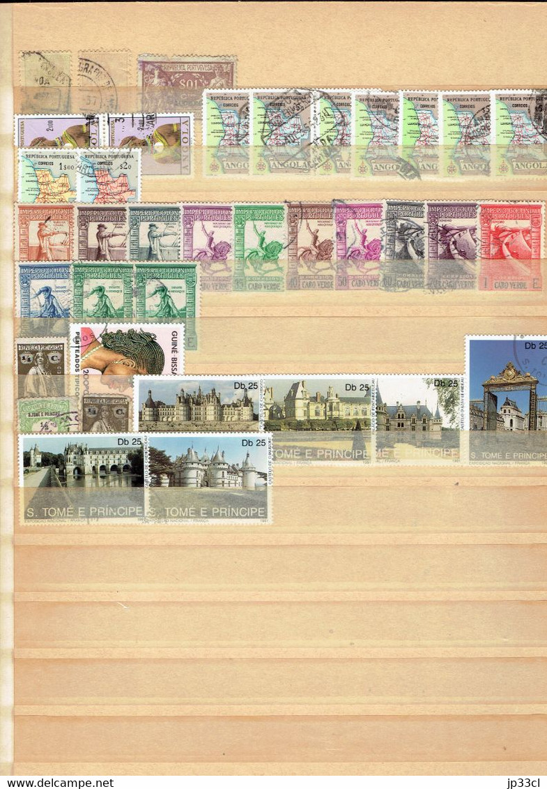 Portugal (former colonies and islands) : small collection of more than 100 old stamps