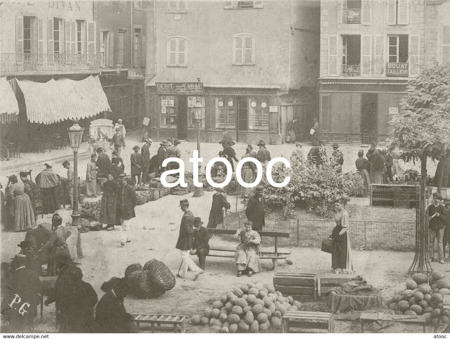 RODEZ, Place Un Jour De Marché, Militaire, Débit De Tabac Bouat Tailleur - Lugares