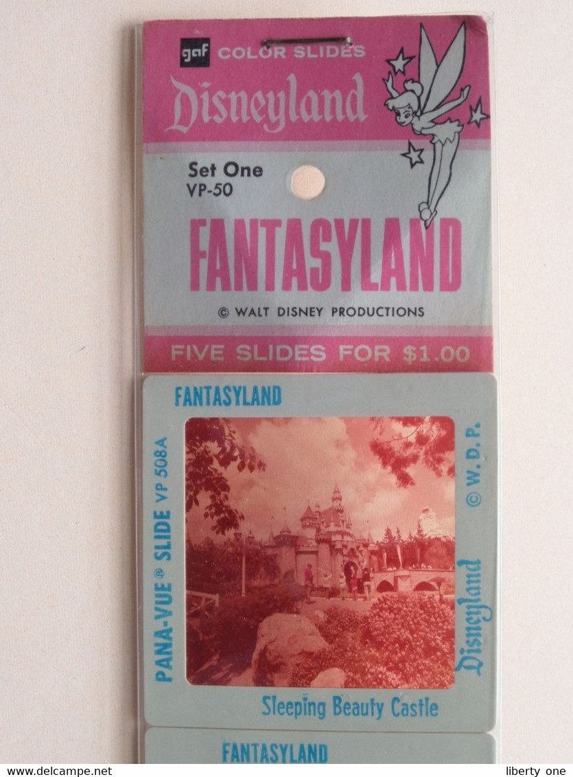 DISNEYLAND - FANTASYLAND ( Set One VP-50 ) Pana-Vue Color Slides By WALT DISNEY Productions ! - Diapositives