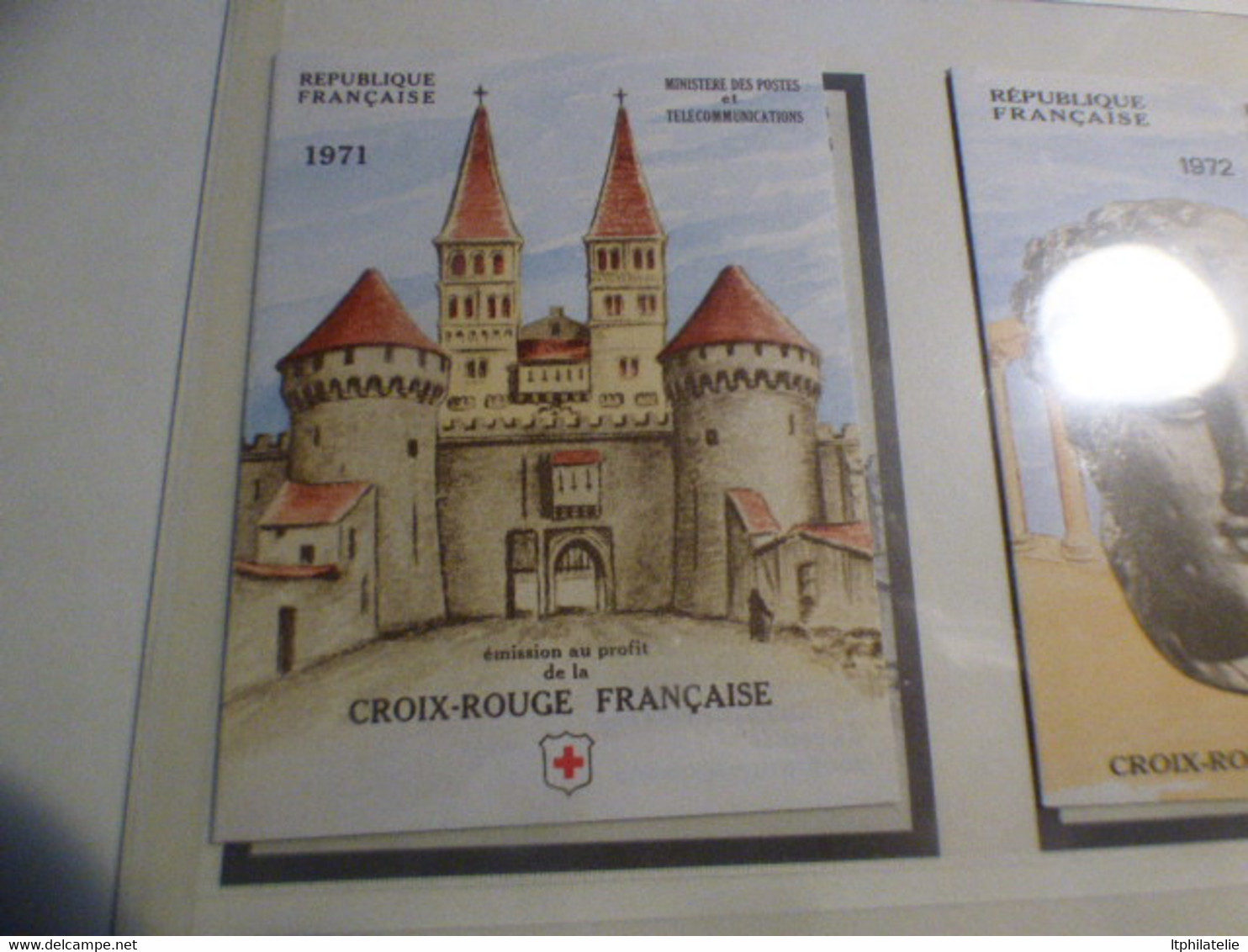 DESTOCKAGE  CARNETS CROIX ROUGE PETITE COLLECTION DE 30 CARNETS CROIX ROUGE DEPUIS 1964