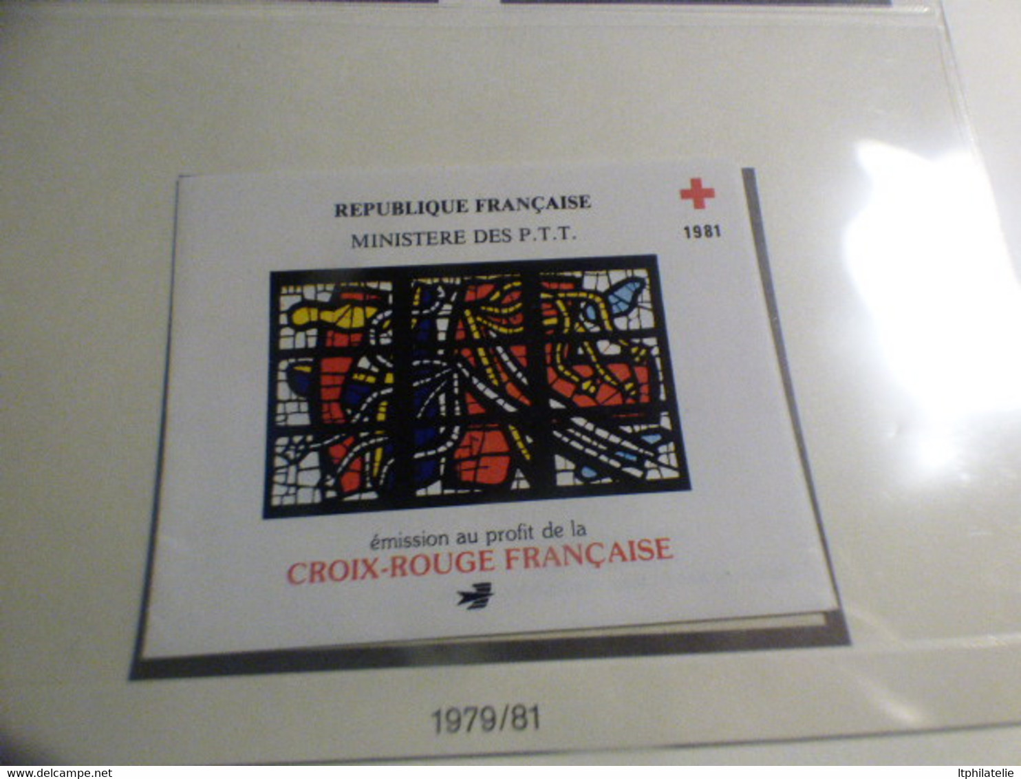 DESTOCKAGE  CARNETS CROIX ROUGE PETITE COLLECTION DE 30 CARNETS CROIX ROUGE DEPUIS 1964