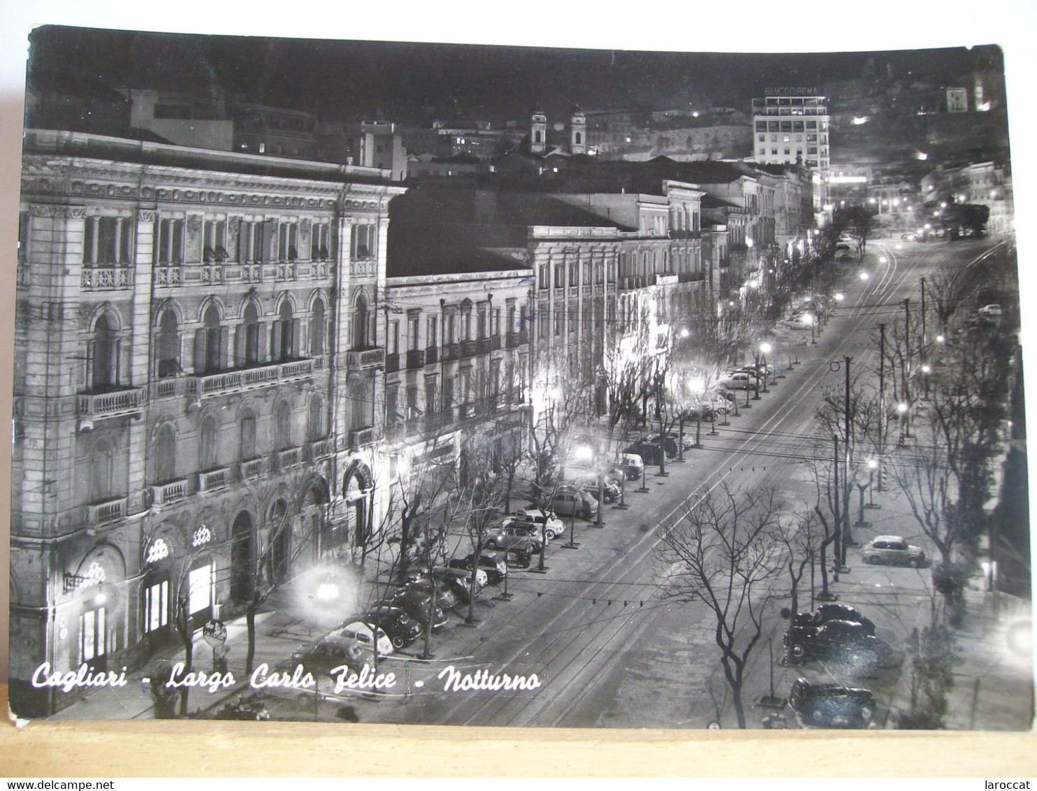 VG 1961 - Cagliari - Largo Carlo Felice - Notturno - Vera Foto  - Timbro A Targhetta - Auto - 2 Scans. - Cagliari