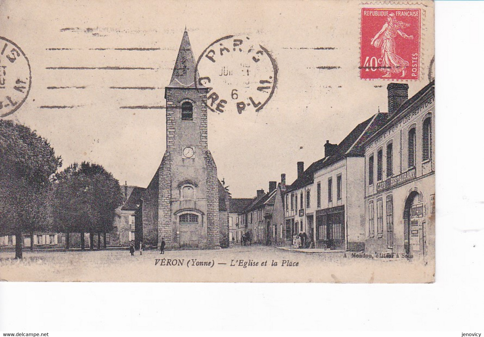 VERON EGLISE ET LA PLACE ,CAFE RESTAURANT ,PERSONNAGES PETIT PLAN  REF 70296 - Veron