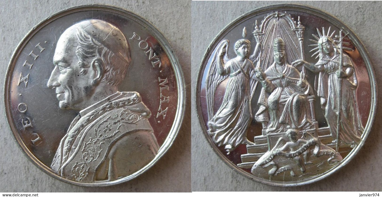 Médaille Papale En Etain Leo XIII - Leon XIII 1887 - Adel