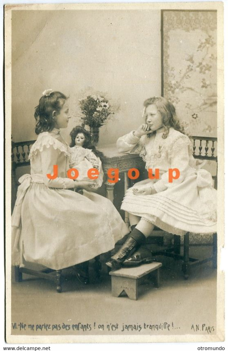 Postcard Photo Paris Portrait Little Girls Teenagers With Doll - Portraits