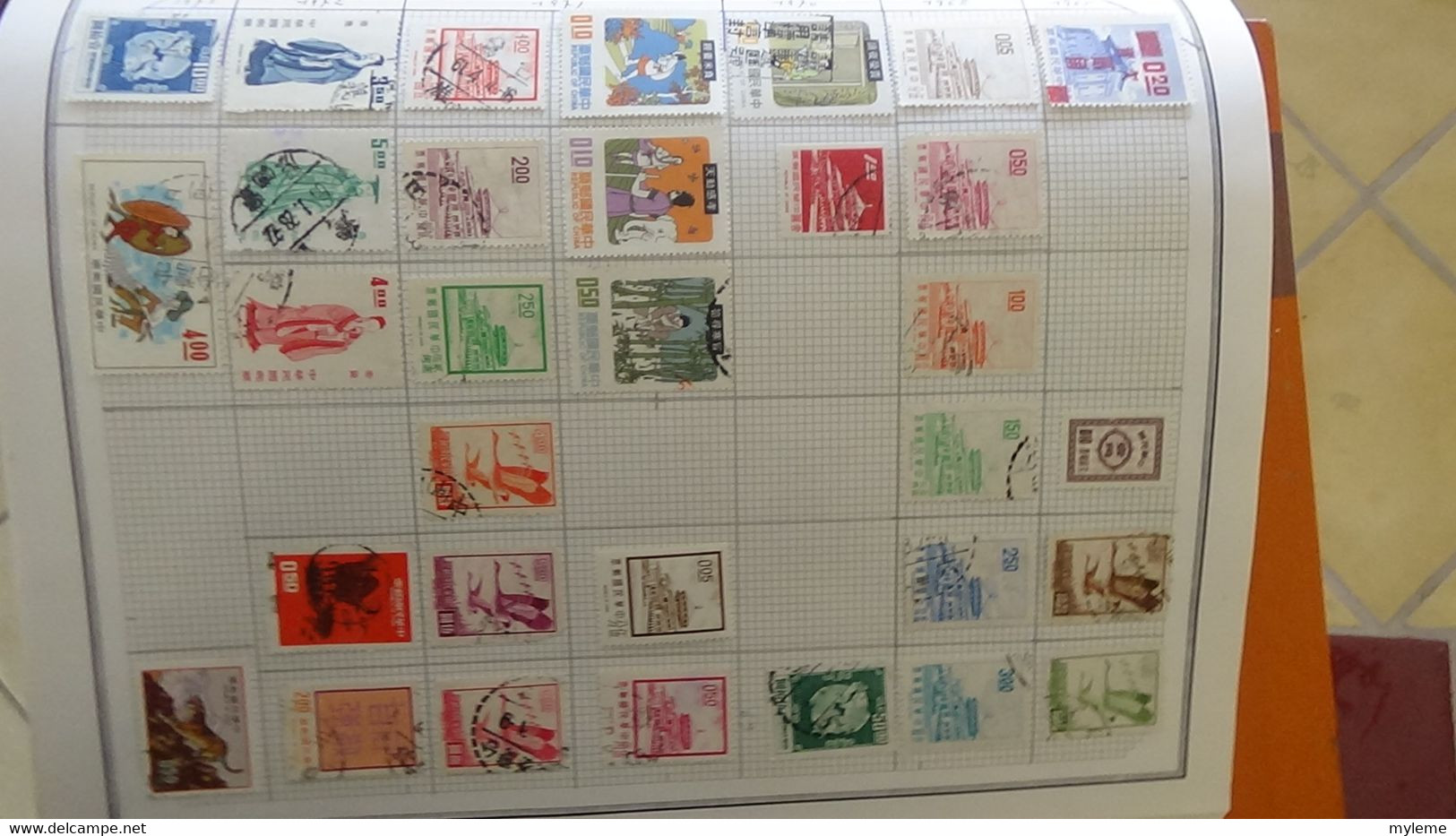 R31 Sur feuilles de cahier timbres Corée, Hong-Kong, Indes, Indochine . Port offert à 50 % pour la France