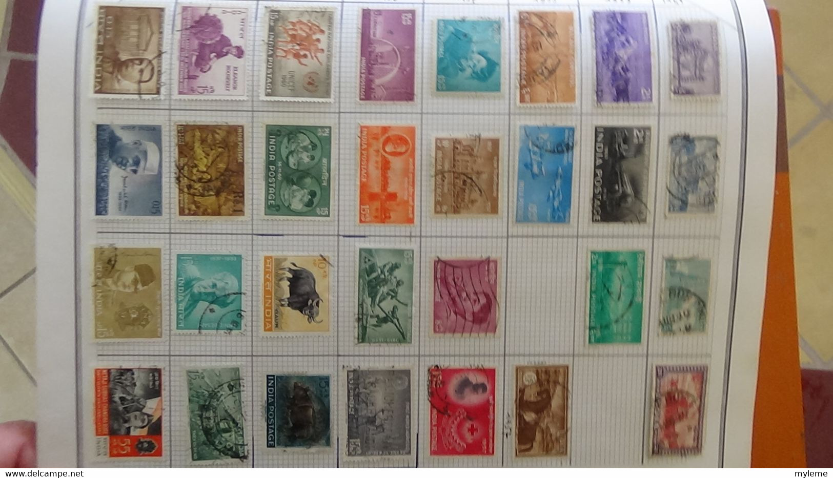 R31 Sur feuilles de cahier timbres Corée, Hong-Kong, Indes, Indochine . Port offert à 50 % pour la France