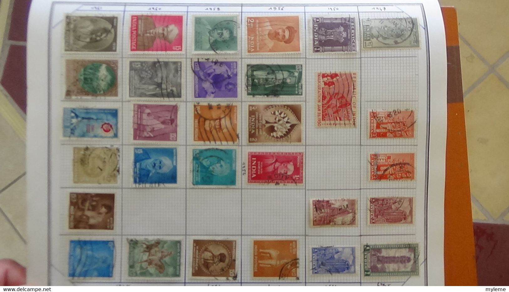 R31 Sur feuilles de cahier timbres Corée, Hong-Kong, Indes, Indochine . Port offert à 50 % pour la France