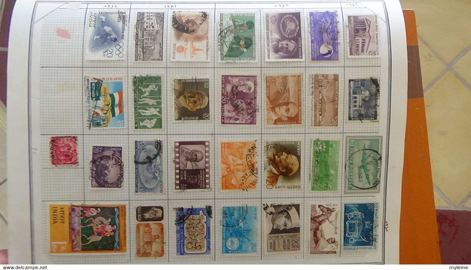 R31 Sur feuilles de cahier timbres Corée, Hong-Kong, Indes, Indochine . Port offert à 50 % pour la France