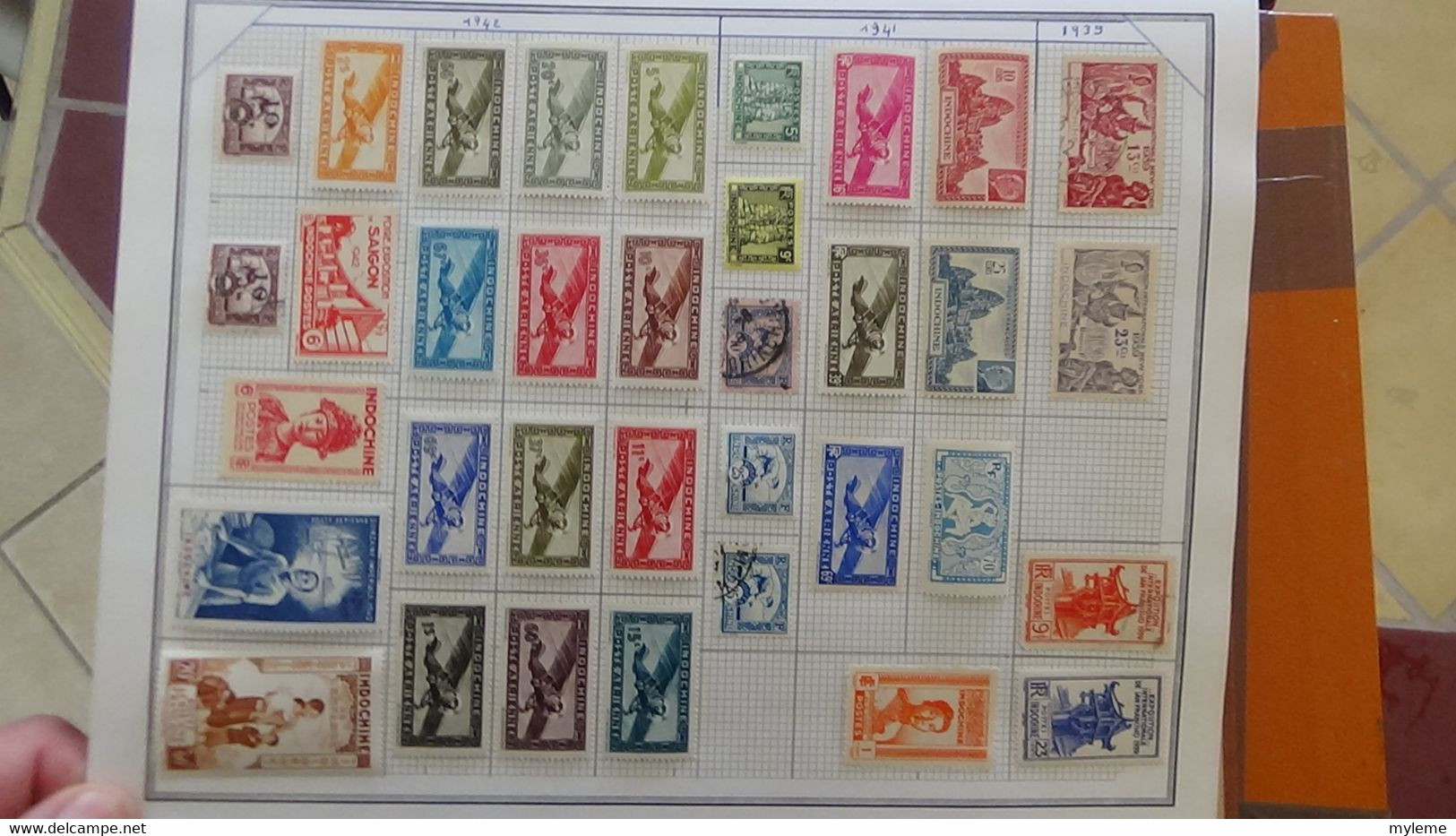 R31 Sur feuilles de cahier timbres Corée, Hong-Kong, Indes, Indochine . Port offert à 50 % pour la France