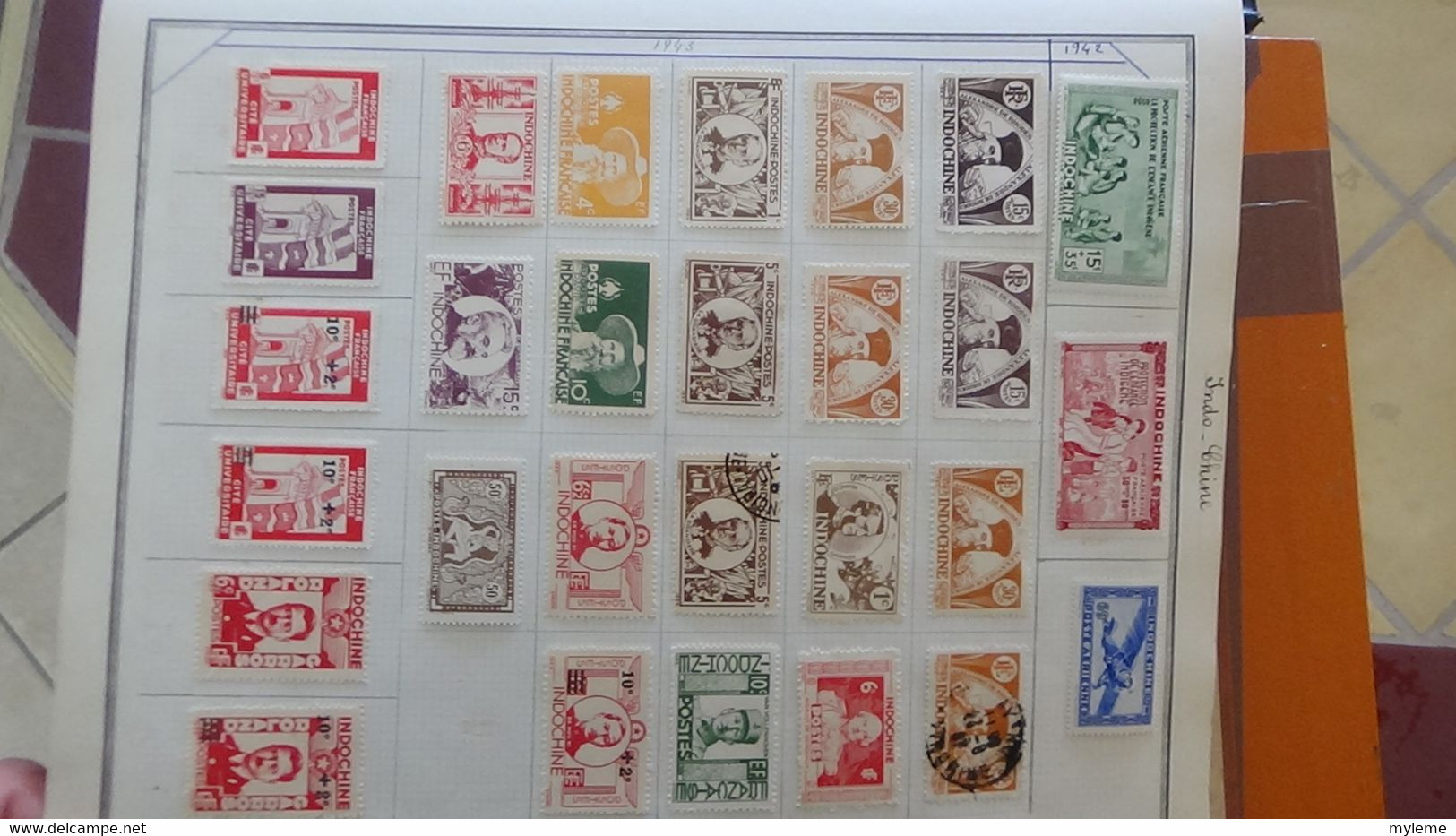 R31 Sur feuilles de cahier timbres Corée, Hong-Kong, Indes, Indochine . Port offert à 50 % pour la France