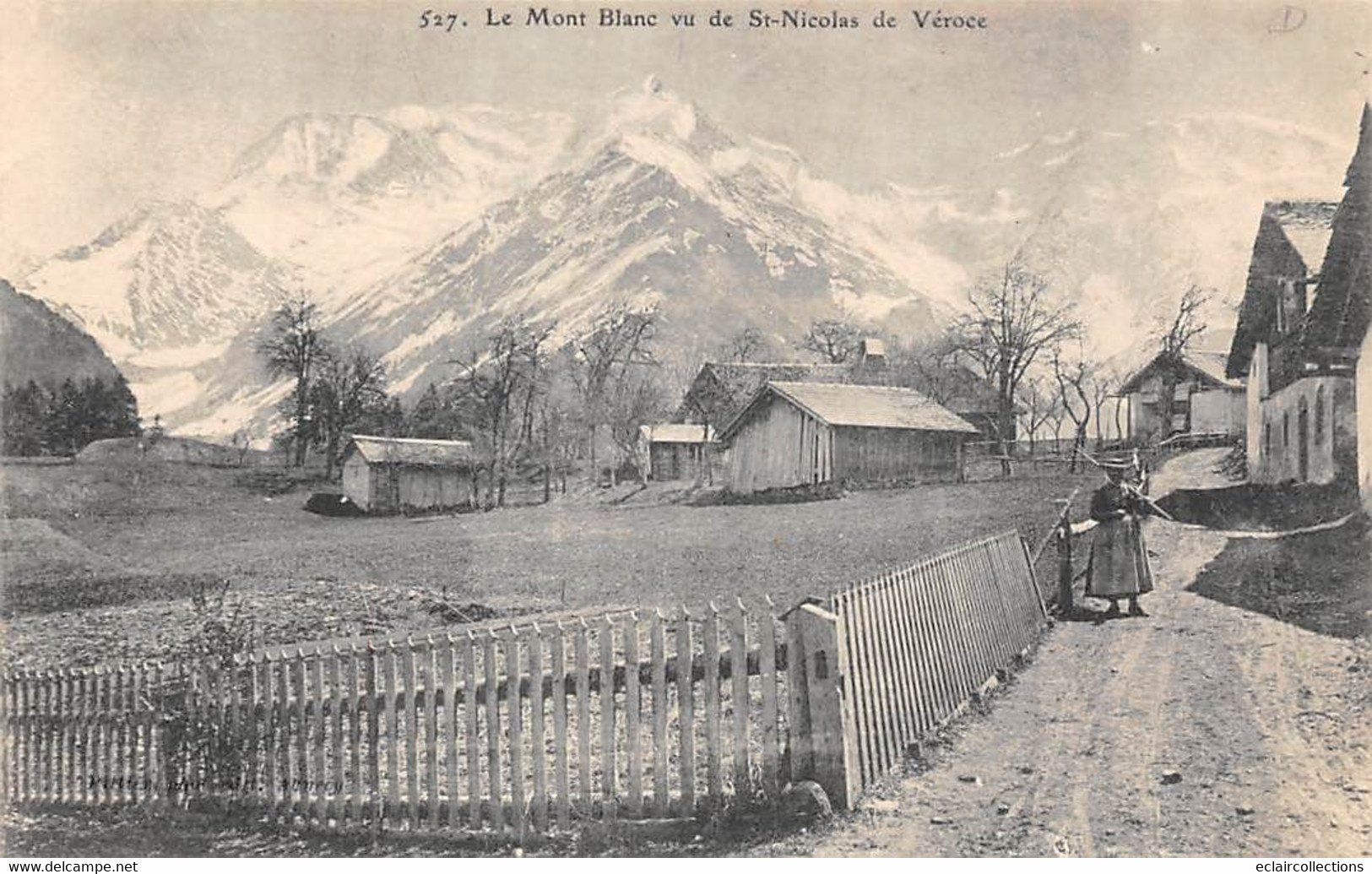 Saint Nicolas De Véroce         74        Vue Sur Le Mont-Blanc     N° 517        (voir Scan) - Sonstige & Ohne Zuordnung