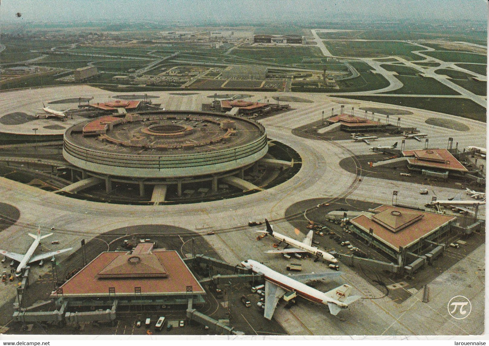 95 - ROISSY EN FRANCE - L' Aéroport Charles De Gaulle Et Les Satelites - Roissy En France