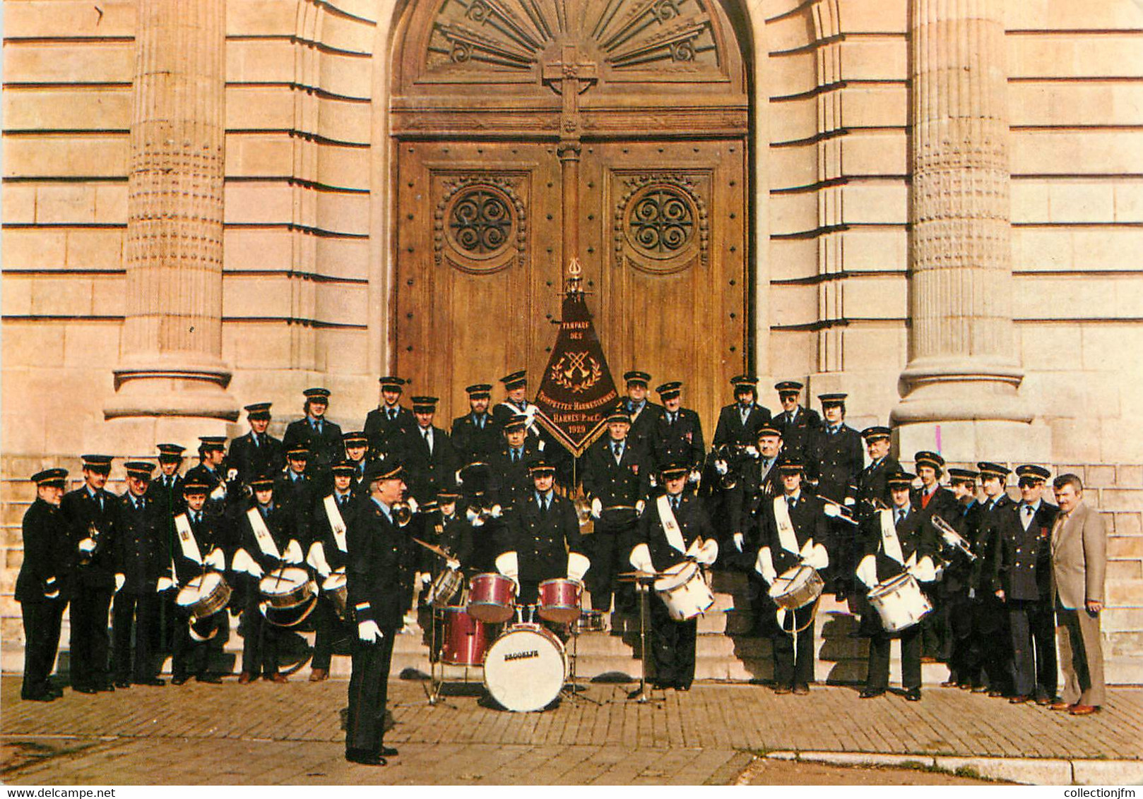 / CPSM FRANCE 62 "Harnès" / FANFARE - Harnes