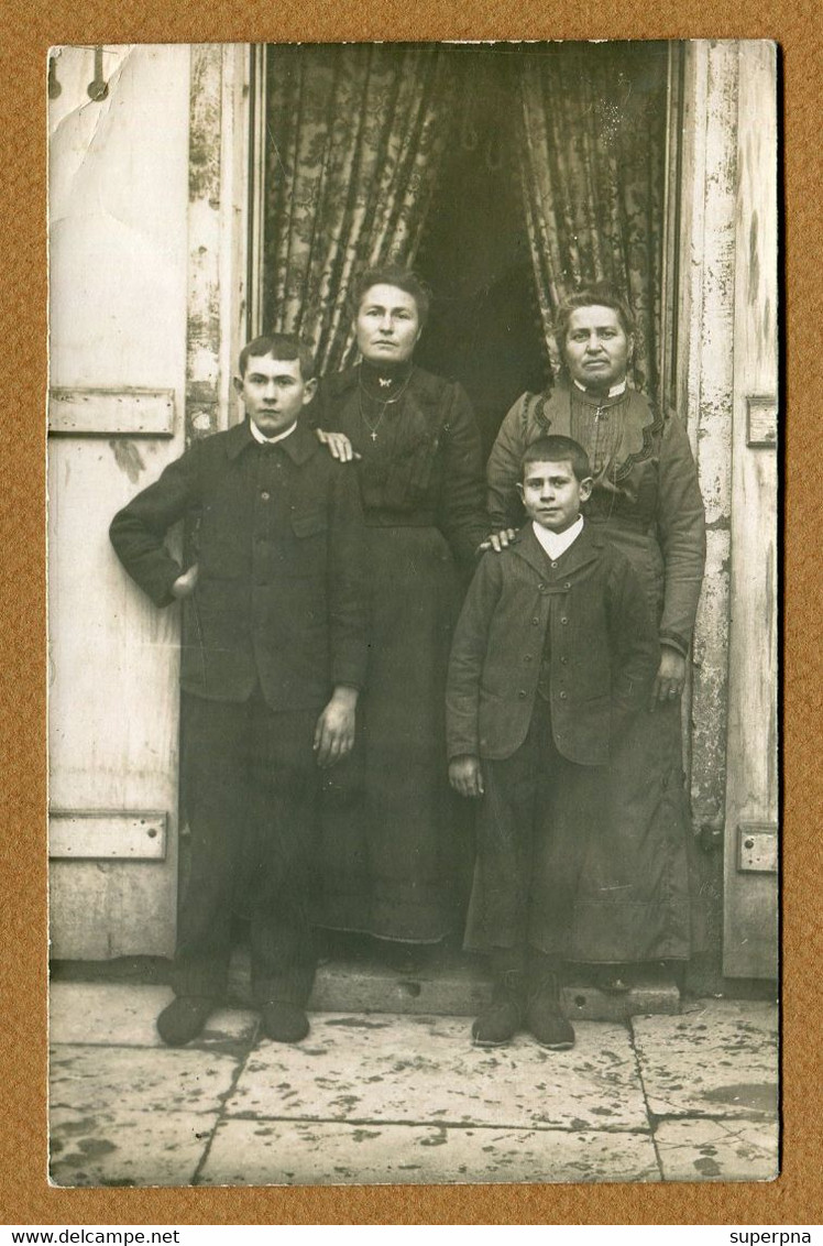 CHATENAY-VAUDIN  (52) : " Famille BILLANT  Carte Photo " - Juzennecourt