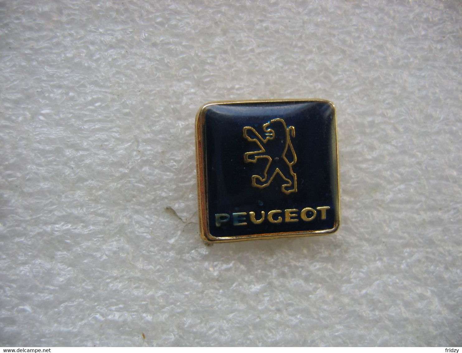 Pin's De L'embleme Des Automobiles PEUGEOT. - Peugeot