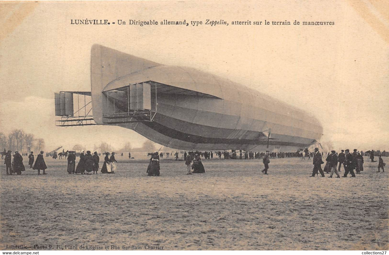 54-LUNEVILLE-DIRIGEABLE ALLEMAND TYPE ZEPPELIN ATTERIS SUR LE TERRAIN DE MANOEUVRES - Luneville