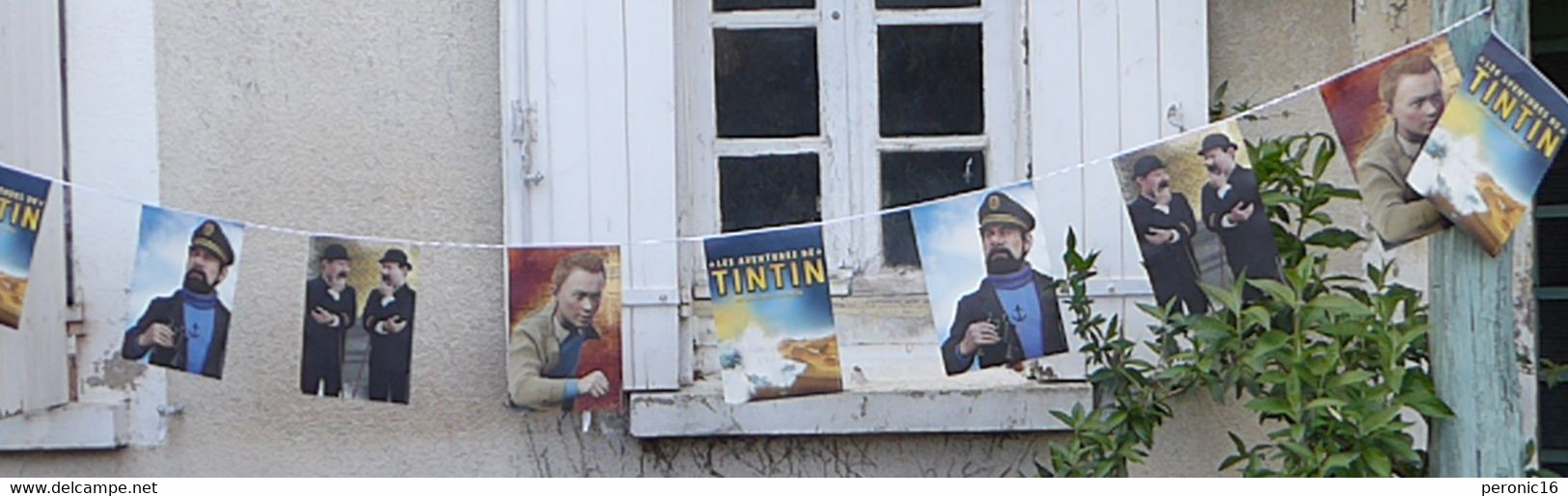 TINTIN : Une Banderole De 9 Feuilles R° V° , Pour Un Film : Les Aventures De TINTIN , Actuellement Au Cinéma 2011 - Andere Accessoires