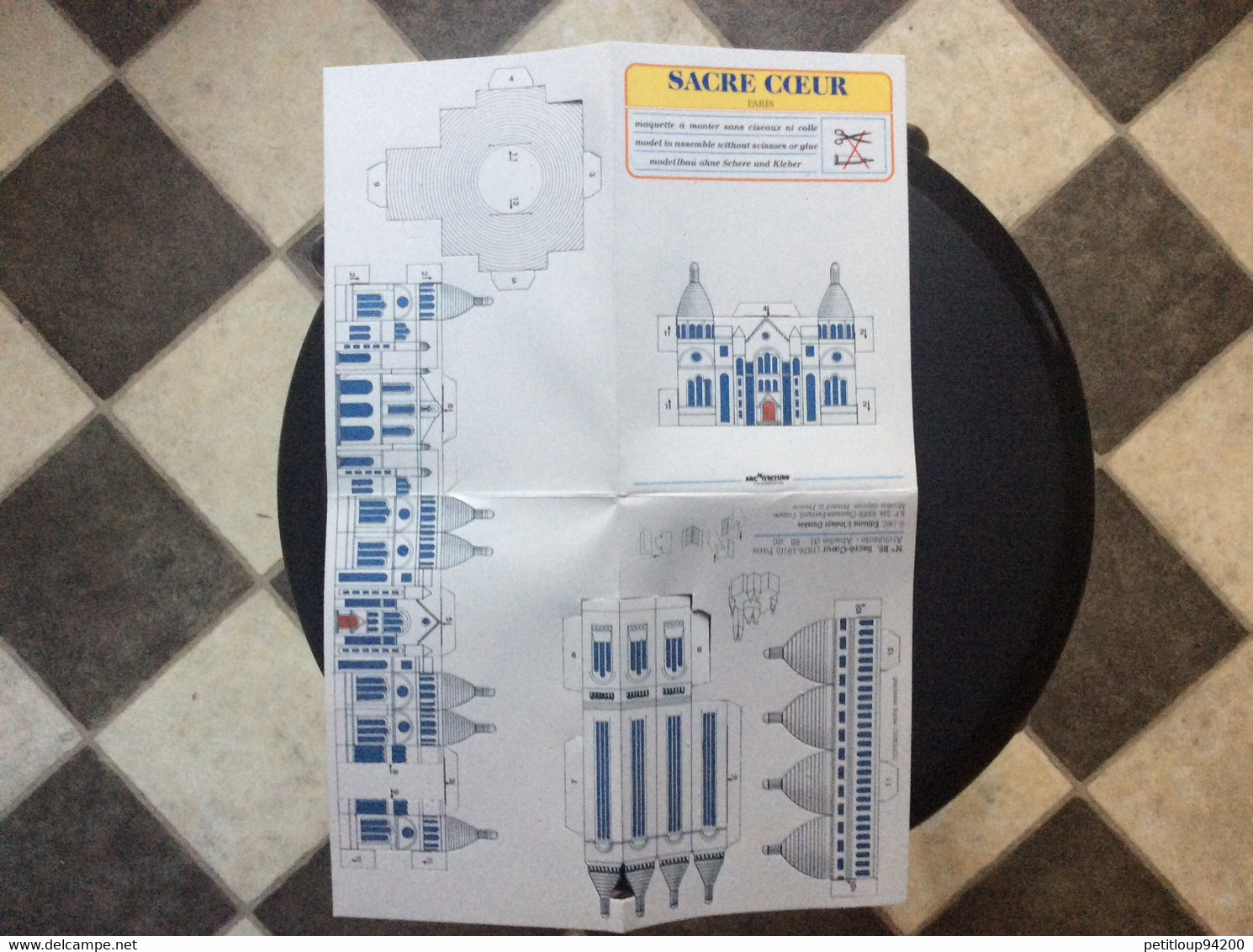 2 MAQUETTES DÉCOUPAGE  *ASSEMBLEE NATIONALE Palais Bourbon  PARIS  *SACRE CŒUR  Paris  CARBOARD MODEL  Annees 1987 1989 - Kartonmodellbau  / Lasercut