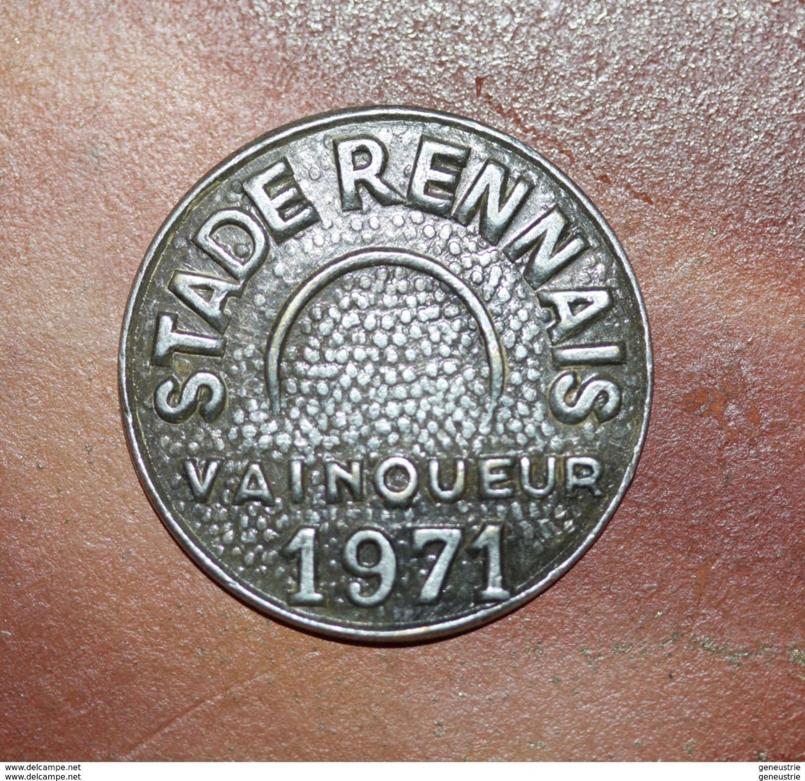 Rare Jeton Sportif Bractéate "Stade Rennais / Vainqueur 1971" Football Rennes Ille-et-Vilaine - Bretagne - Professionali / Di Società