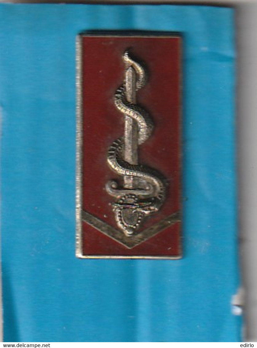 ***  INSIGNES  ***   Ecole Des Sous Officiers Du Service De Santé, Dos Guilloché DRAGO  G 2325 - Medicina