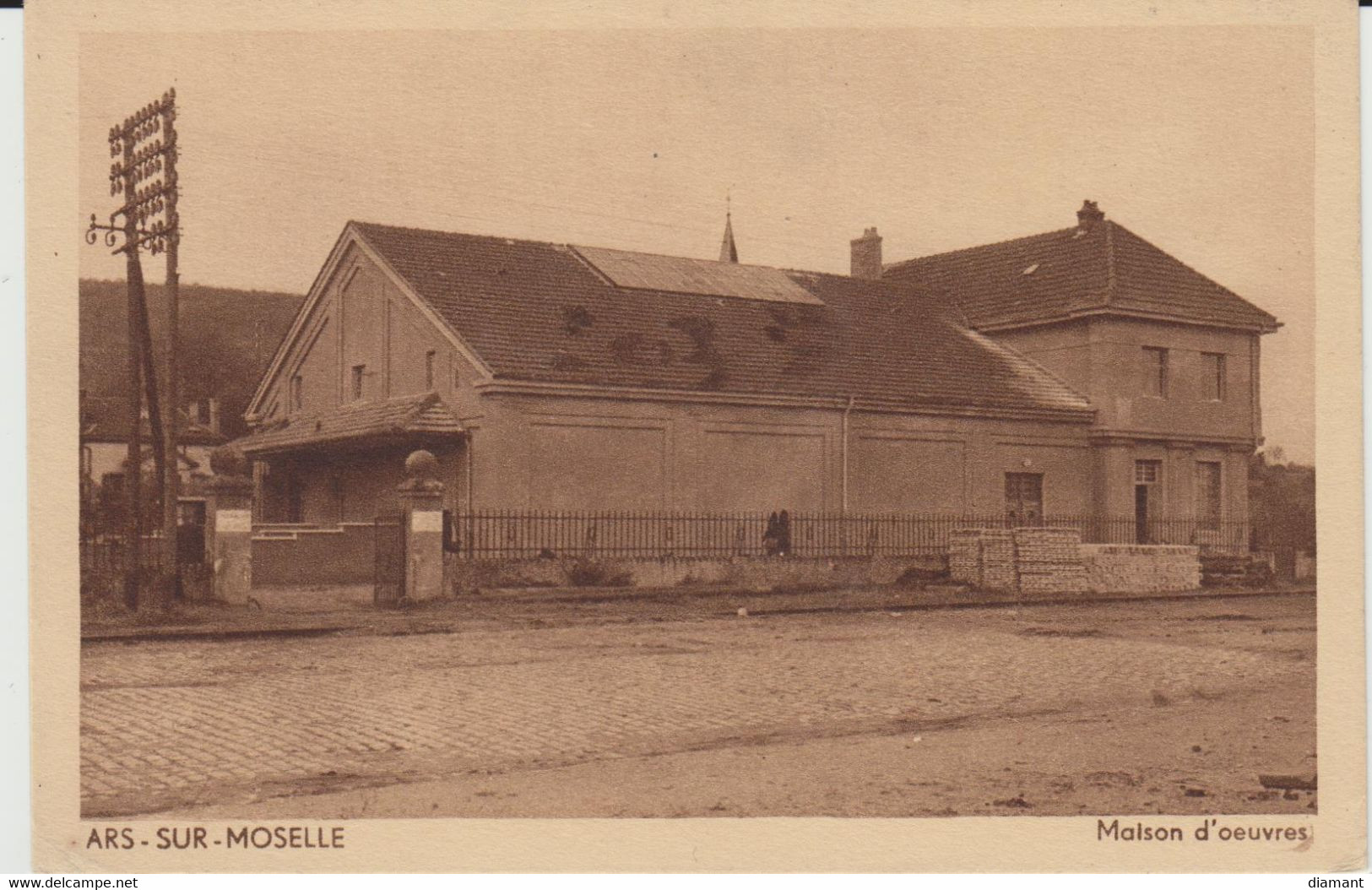 ARS SUR MOSELLE (57) - Maison D'Oeuvres - Bon état - Ars Sur Moselle