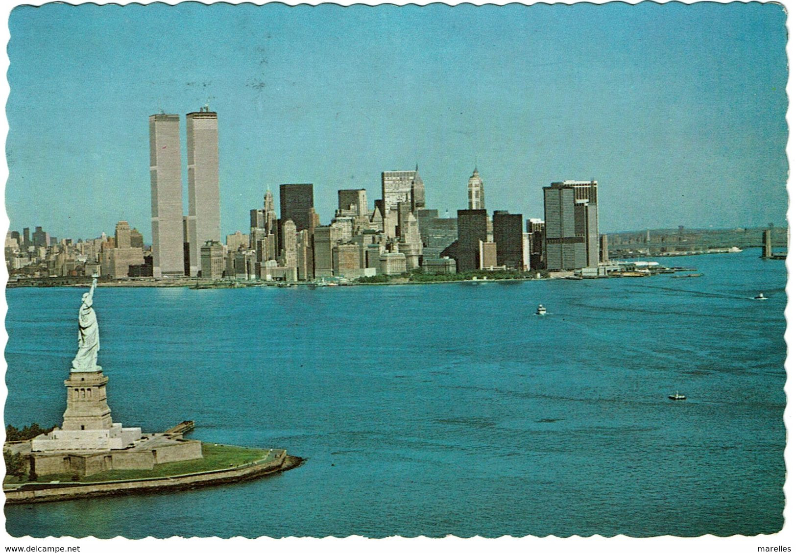 CPSM USA Etats-Unis New York Statue Of Liberty (statue De La Liberté) And The Lower Manhattan, Dentelée, 1974 - Ellis Island