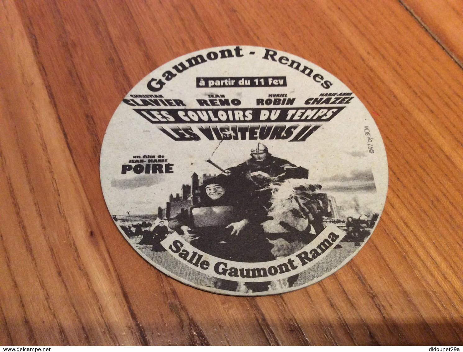 Sous-bock "LES COULOIRS DU TEMPS - LES VISITEURS II - Gaumont - Rennes (35)" (cinema) - Beer Mats