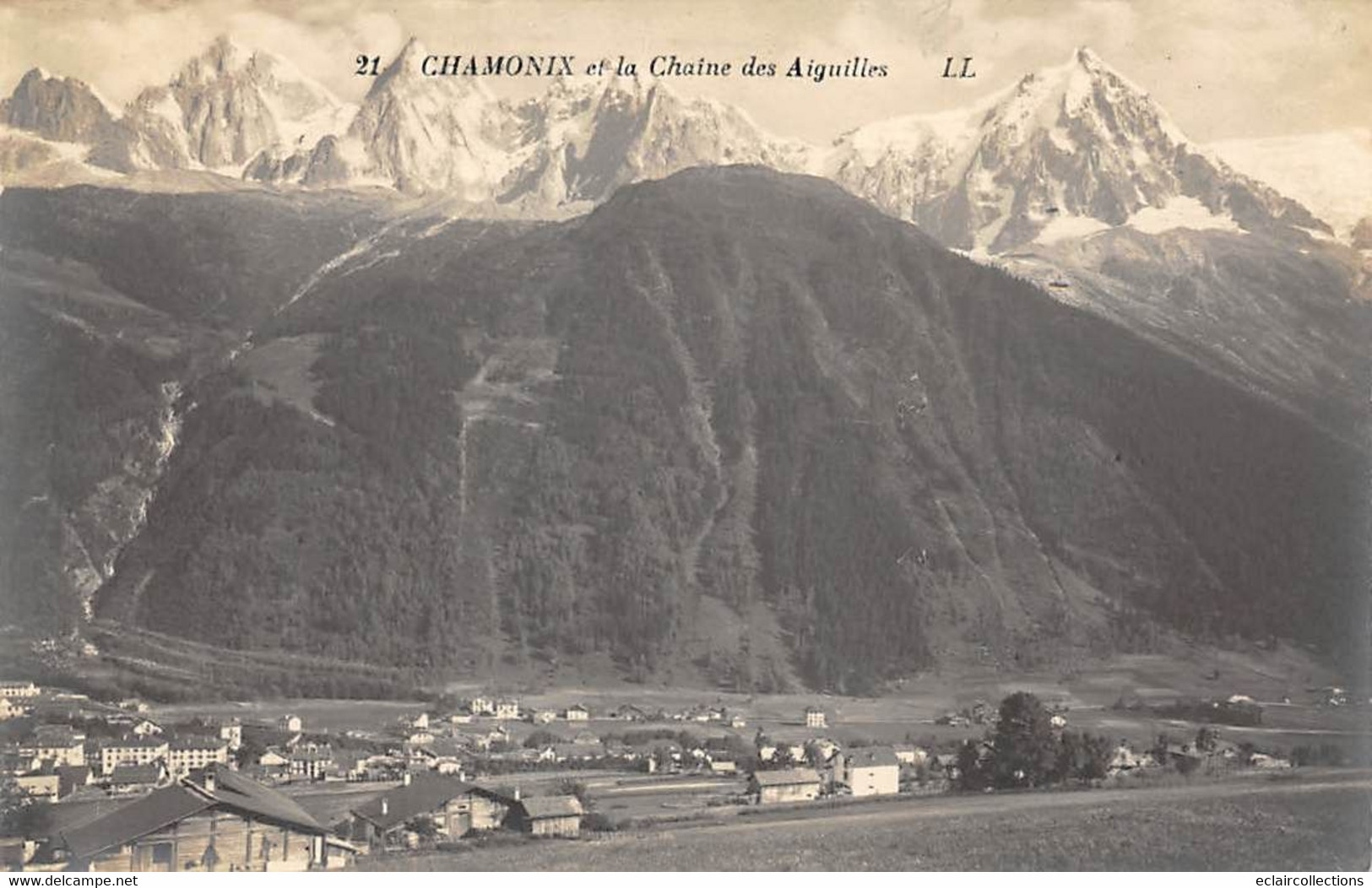 Chamonix         74          Vue Générale Et La Chaîne Des Aiguilles         N°  21     (voir Scan) - Chamonix-Mont-Blanc