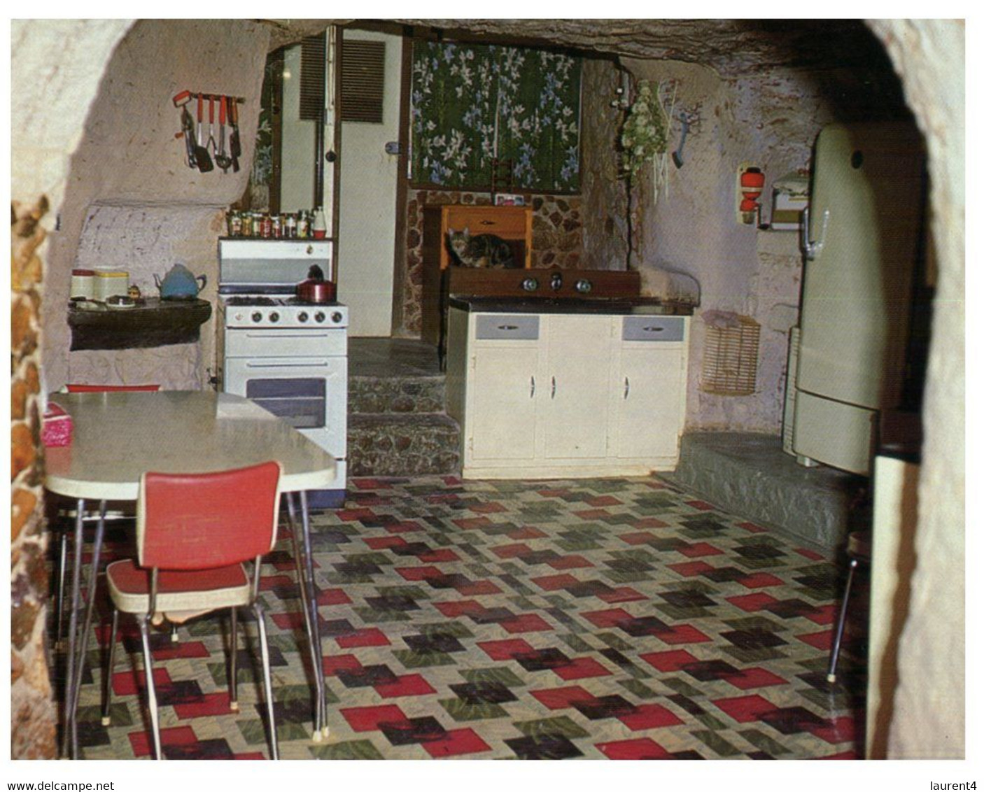 (LL 5 B) Australia - SA - Coober Pedy Fayne Naylers Dugout Kitchen - Coober Pedy