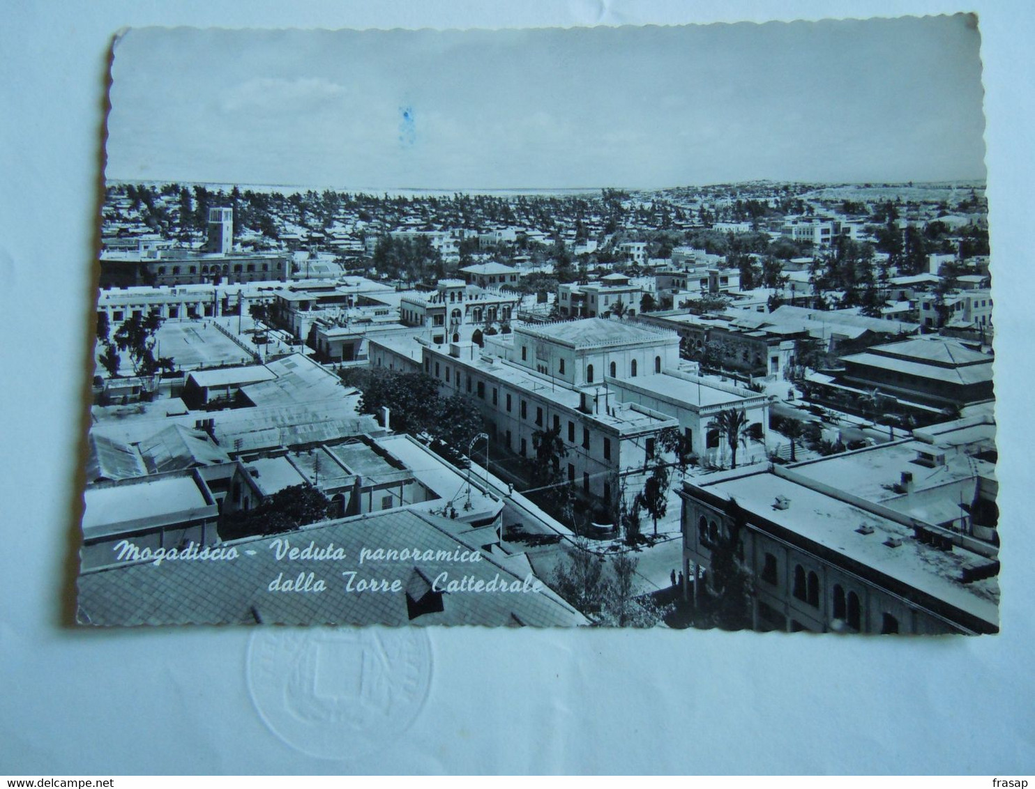 C.P.A. \P.C \KP. SOMALIA SOMALIE - - EX COLONIE ITALIANA -  MOGADISCIO PANORAMA DALLA TORRE CAMPANARIA DUOMO - Libya