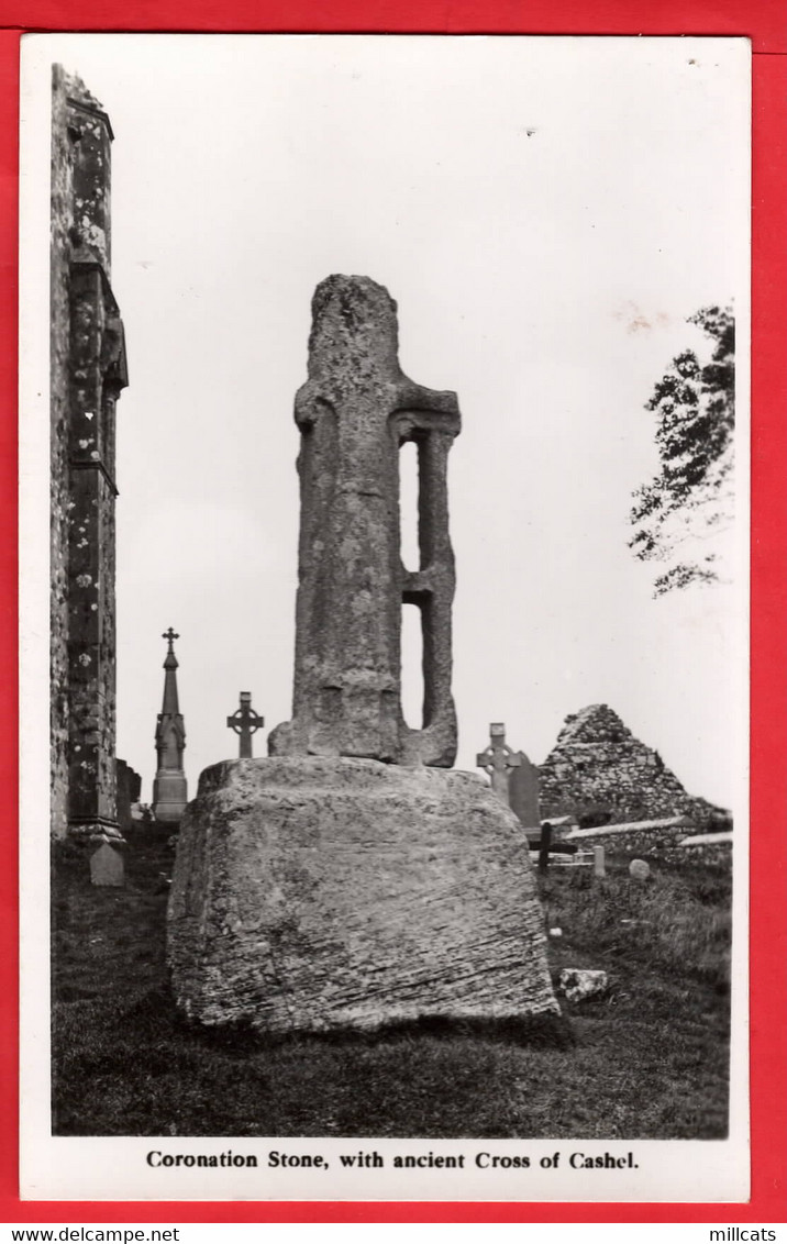 IRELAND  CO TIPPERARY  CORONATION STONE  WITH ANCIENT CROSS OF CASHEL   RP - Tipperary