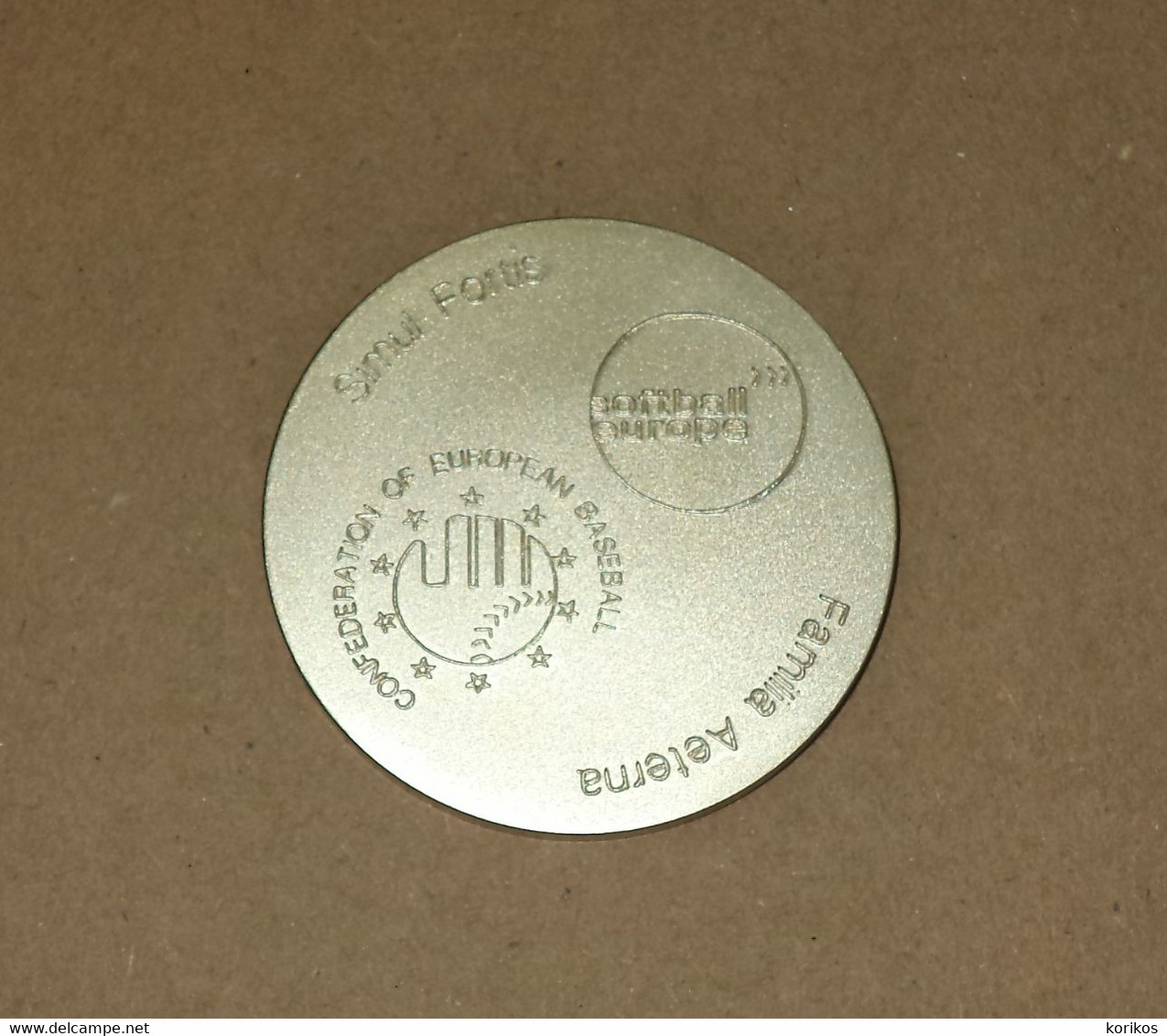 WORLD BASEBALL SOFTBALL CONFEDERATION EUROPE - COMMEMORATIVE PAPERWEIGHT COIN - WBSC - Sonstige & Ohne Zuordnung