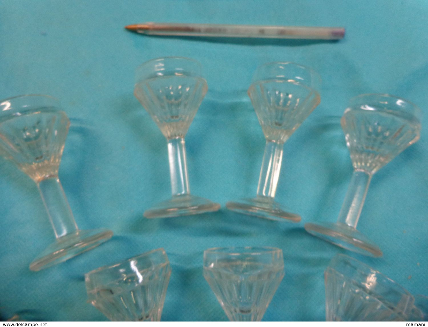 Lot De 9 Petits Verres Ancien - Glasses