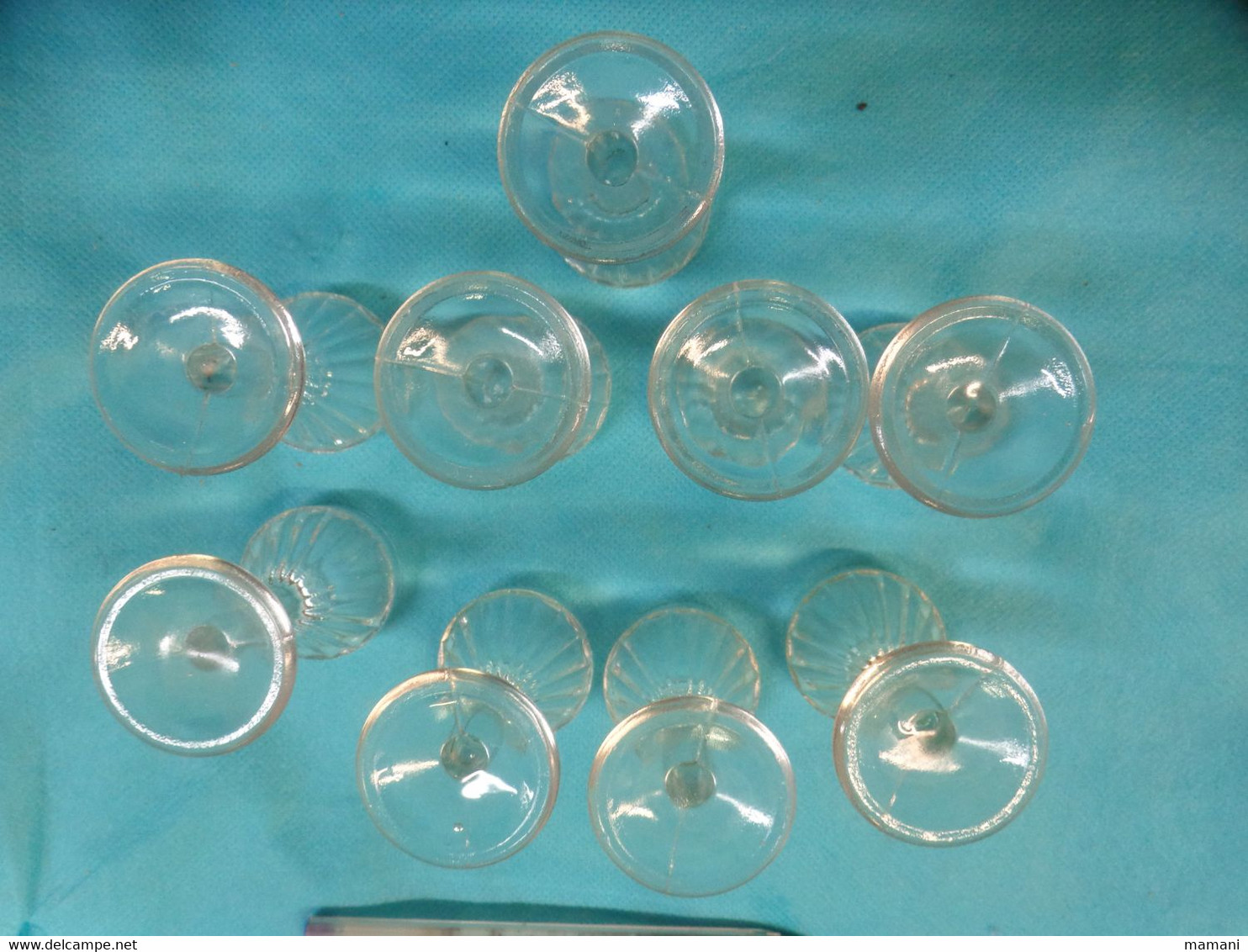 Lot De 9 Petits Verres Ancien - Glasses