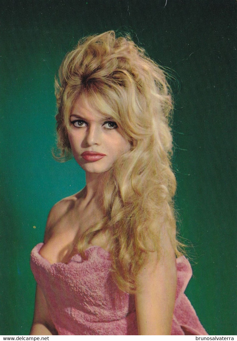 BRIGITTE BARDOT - Artistas