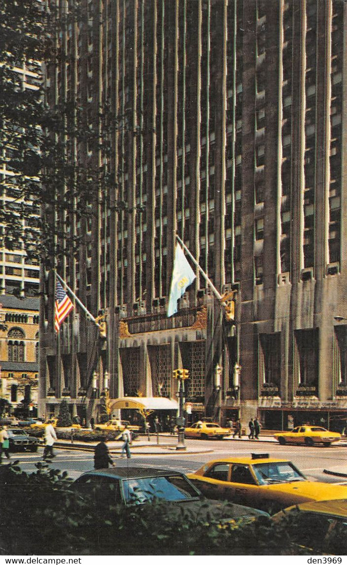 Etats-Unis - NEW-YORK - The Waldorf-Astoria On Park Avenue At East 50th Street - Hotel - Taxis Jaunes - Yellow Cab - Cafés, Hôtels & Restaurants