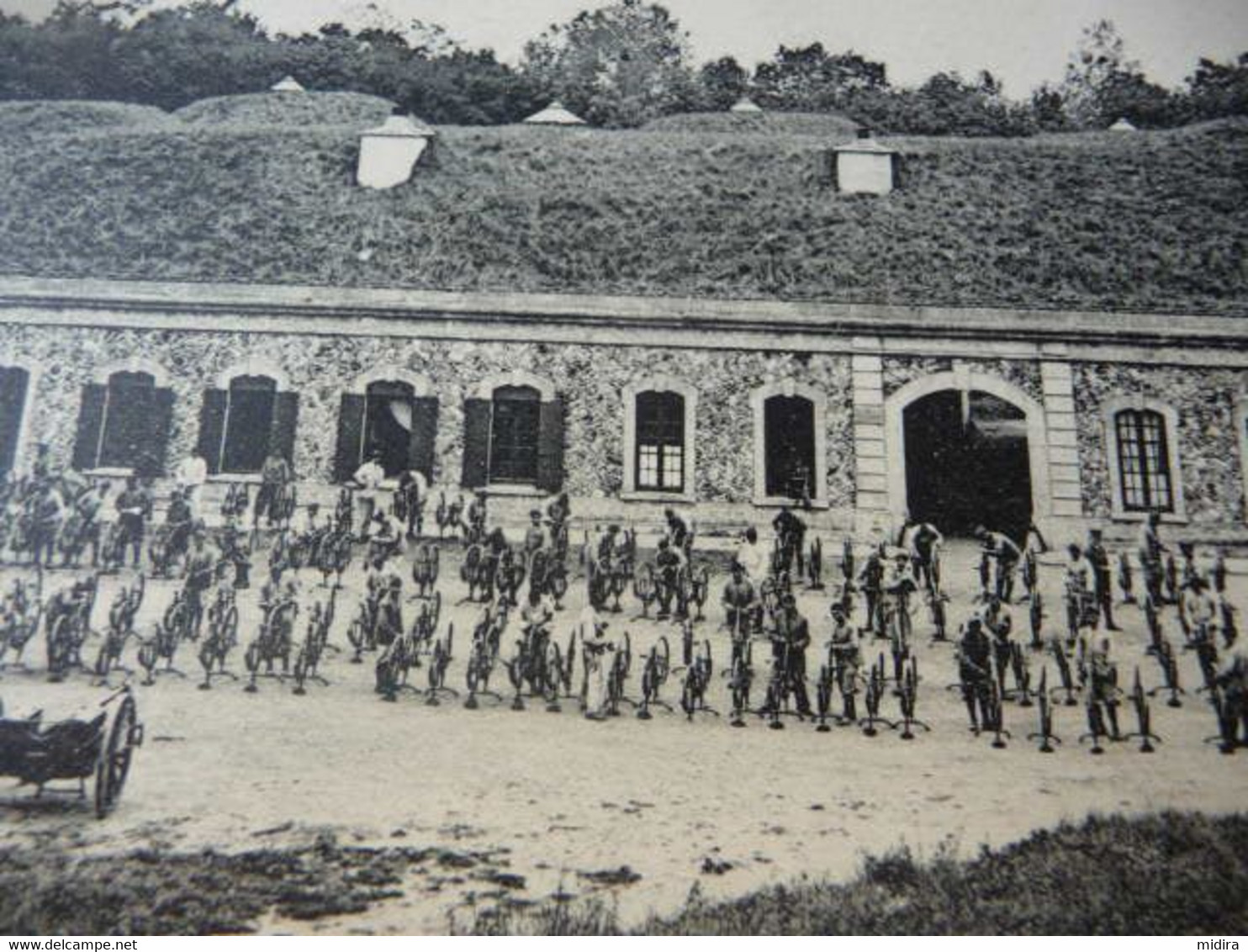 78 - Le Trou D Enfer Chasseurs Cyclistes Cour Adjudant La Grange (marquée Au Centre Haut) - Otros & Sin Clasificación