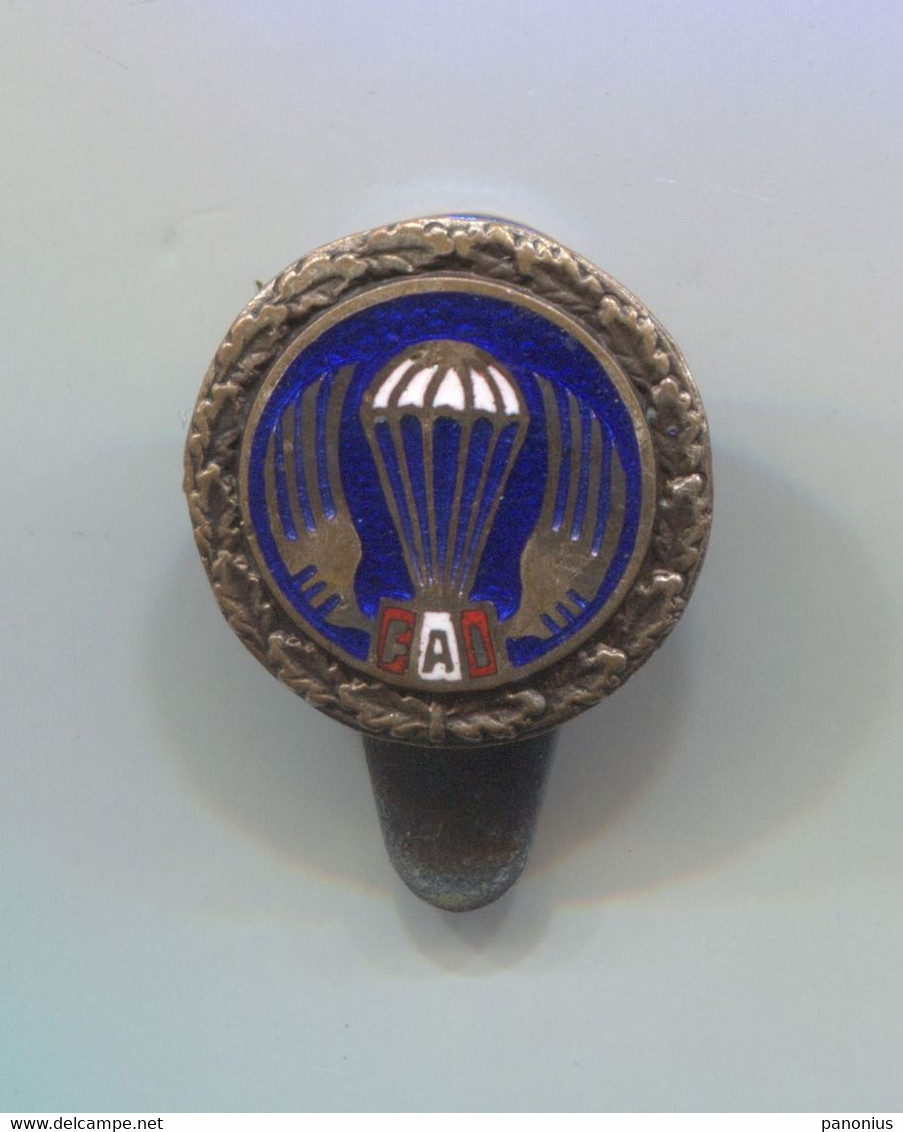 OLD FAI WORLD AIR SPORTS FEDERATION PARACHUTING ENAMEL BUTTON HOLE PIN BADGE!!! - Parachutisme