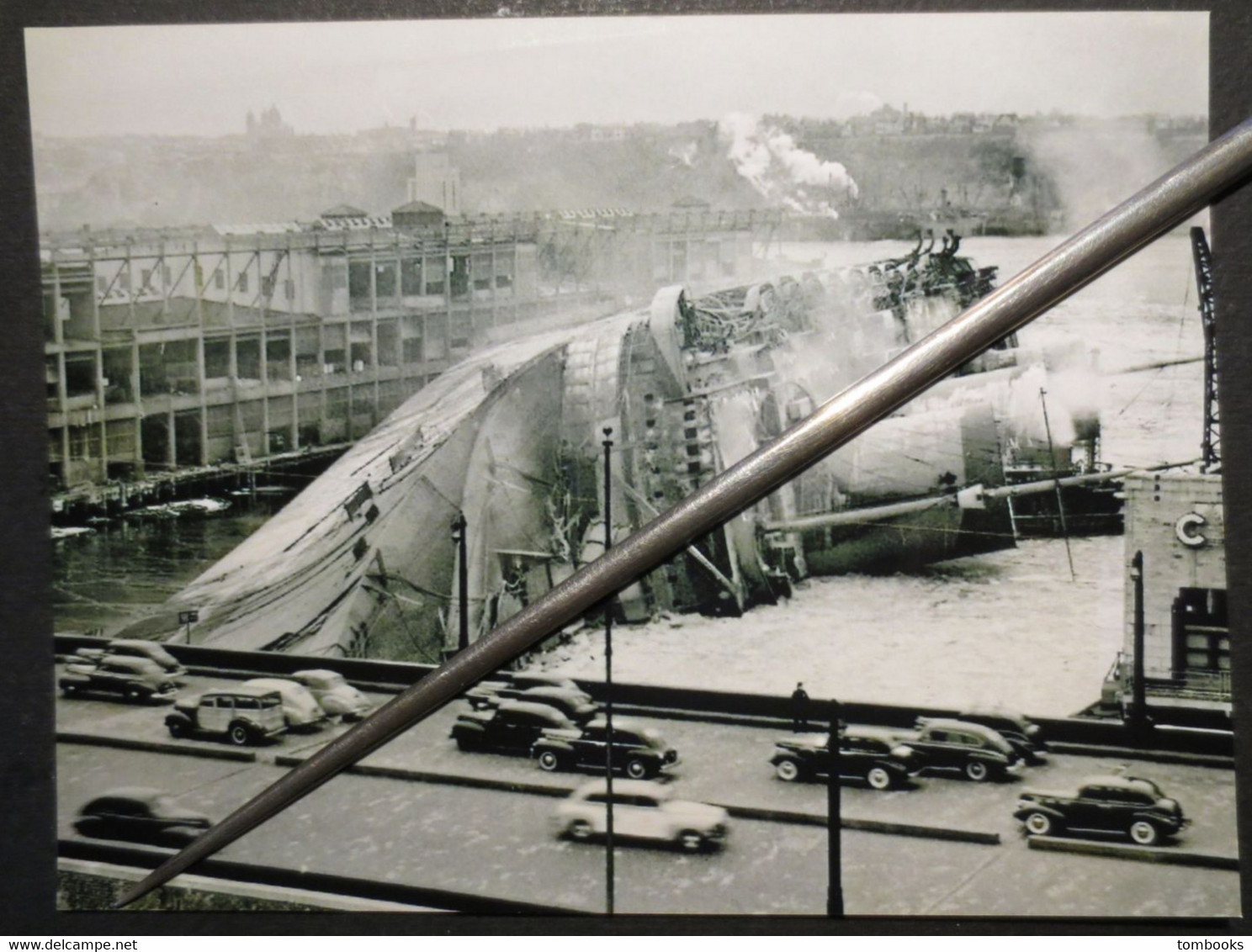 Paquebot " Normandie " Incendie Dans Le Port De New - York - 1942 - Photo Reproduction -  TBE - - Schiffe