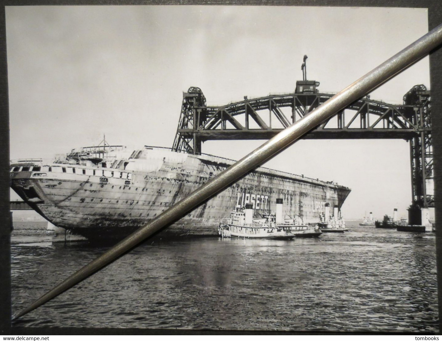 Paquebot " Normandie " Incendie Dans Le Port De New - York - 1942 - Photo Reproduction -  TBE - - Schiffe