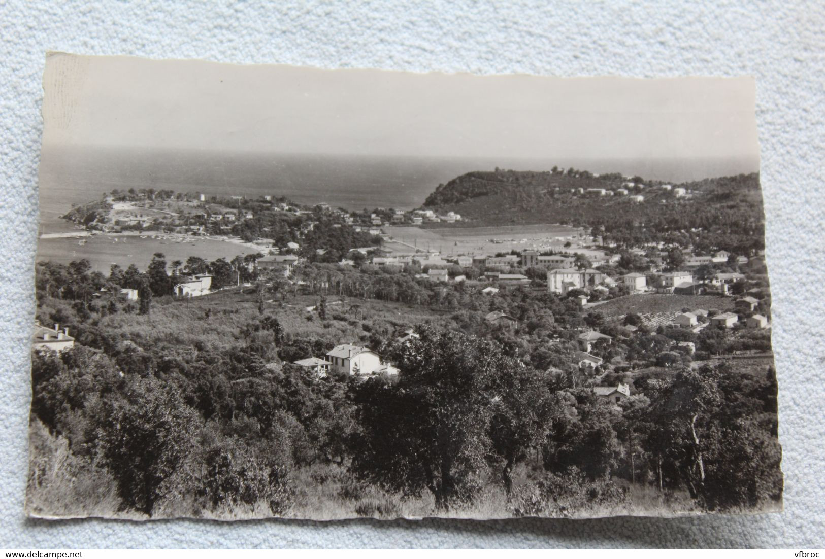 Cpsm 1961, Cavalaire Sur Mer, Vue Générale, Le Cap Et La Vigie, Var 83 - Cavalaire-sur-Mer