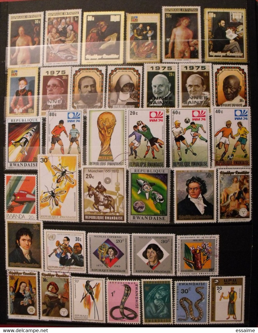 Rwanda Rwandaise. Collection De 145 Timbres. Oblitérés Et Neufs - Collezioni