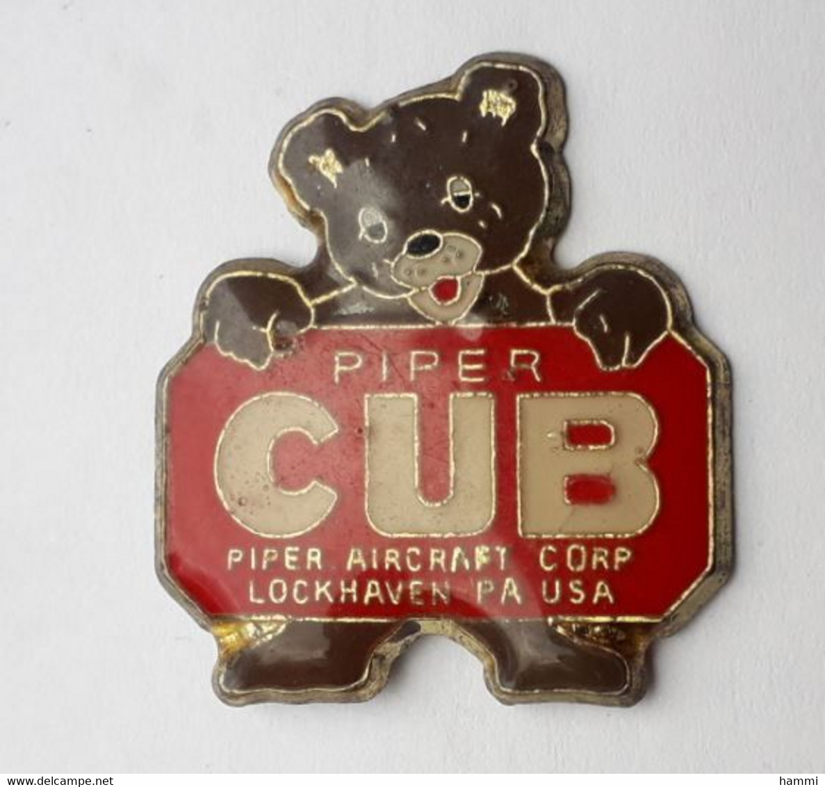 B22 Pin's OURS Bear AVION CLUB PIPER CUB Piper Aircraft Corp Lockhaven PA USA Achat Immédiat - Avions