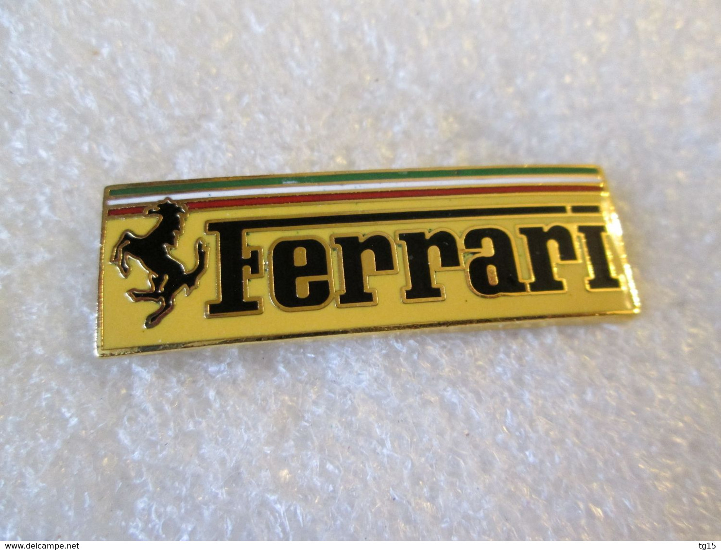 TOP PIN'S  LOGO   FERRARI  40X14mm  Email Grand Feu - Ferrari